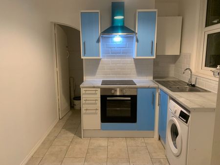 Room in a Shared House, Audley Street, RG30 - Photo 3