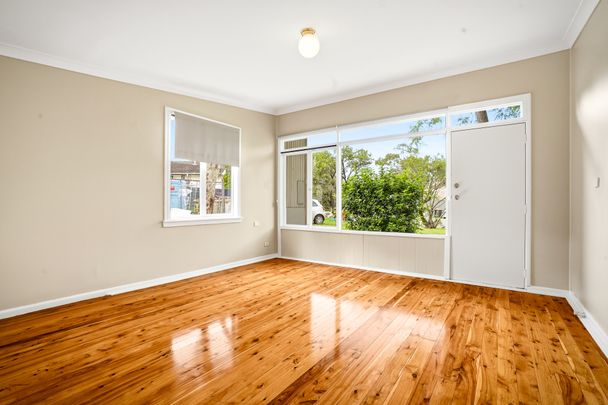 Renovated Three Bedroom Home - Photo 1