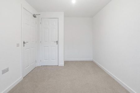2 bedroom ground floor flat to rent - Photo 5