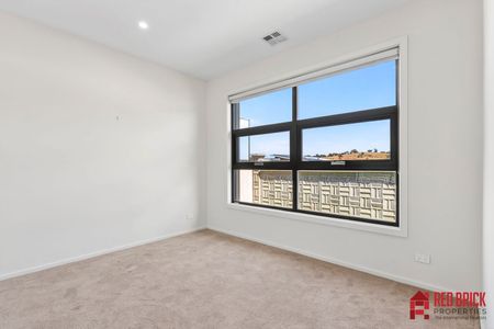 93 Sculthorpe Avenue, Whitlam ACT 2611 - House For Rent | Domain - Photo 5