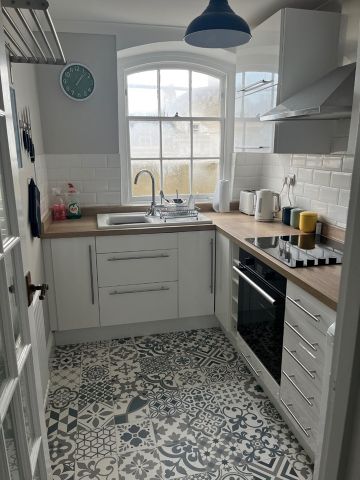 2 Bed Flat, Portland Place, BN2 - Photo 5