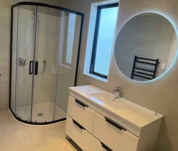 Beautiful 4 bedroom+2 bathroom property! - Photo 5