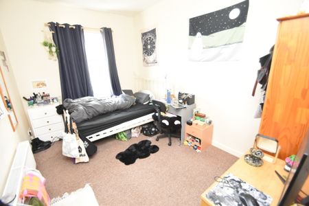 5 bedroom terraced house to rent - Photo 3
