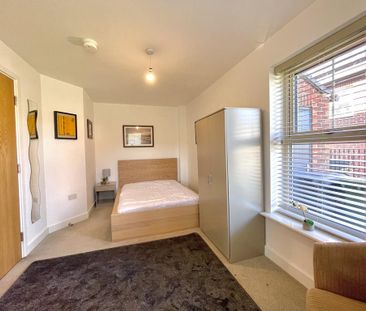 2 bedroom townhouse to rent - Photo 4