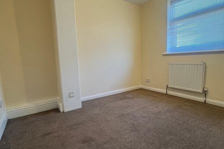 Kyle Avenue - Photo 5