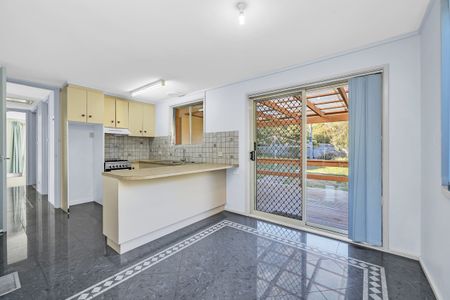 37 Yiman Street, Waramanga Australia - Photo 5