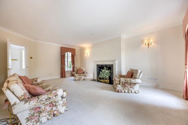 24A Lisburn Street, Royal Hillsborough, BT26 6AB - Photo 1
