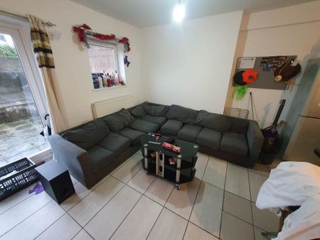 8 bedroom house to rent - Photo 3