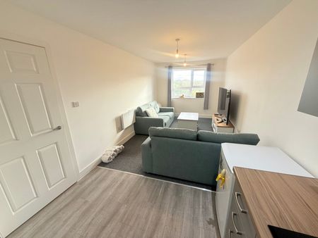 Newton Road, Yeovil, Somerset - Photo 3