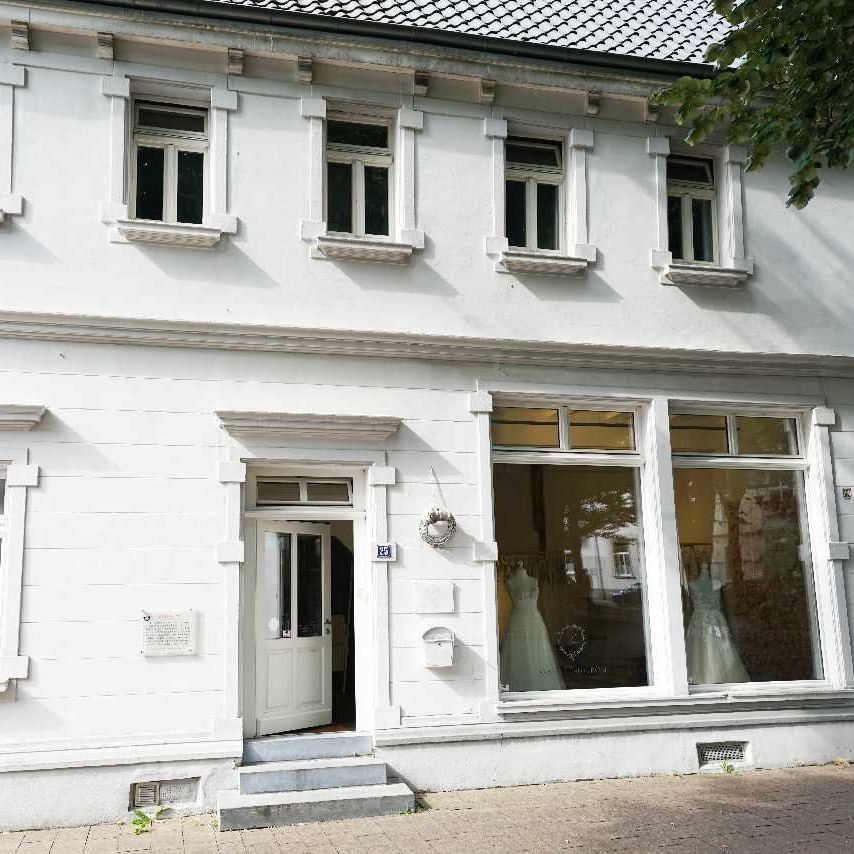 Ratingen-Fußgängerzone: Repräsentative Gewerbefläche in historischem Haus - Photo 1