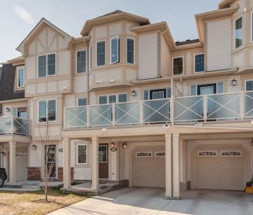 Beautiful Spacious Home — 2 Bedrooms Townhouse - Photo 1