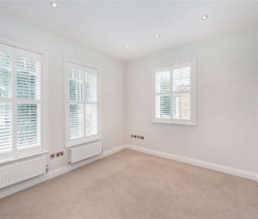 An impressive five bedroom family house in this prestigious location. - Photo 3