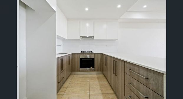 Luxury 2 Bedroom Apartment - Photo 1