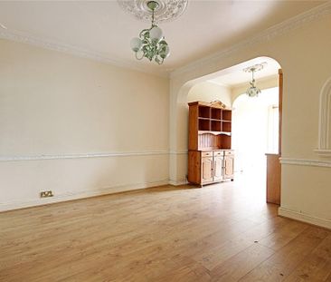 4 bedroom detached house to rent - Photo 3