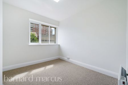 High Street, Staines-Upon-Thames - Photo 2