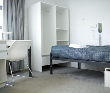 Walking distance to AUT / UOA [ Power and water included] - Photo 1