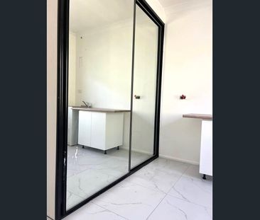 SELF-CONTAINED STUDIO FLAT - Photo 4