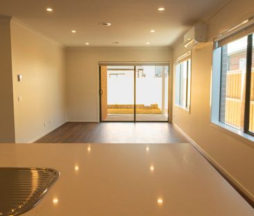 A Brand New Family Home in Tarneit – Style, Space & Modern Comfort! - Photo 6