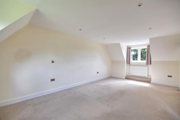 3 Bed House - Detached - Photo 1