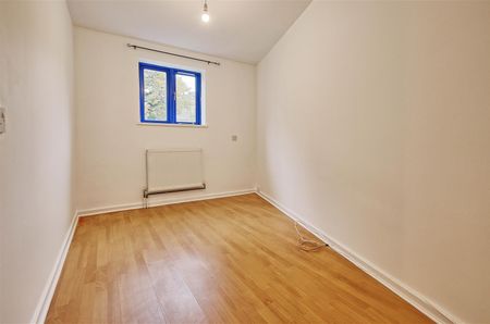 Flat – Purpose Built – 12 Grasmere Gardens, Cambridge 12 - To Rent - Photo 4