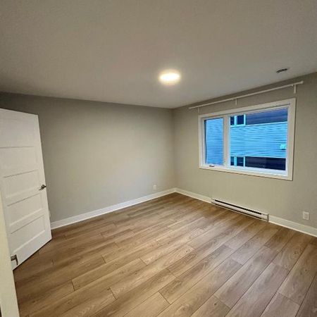 Magnifique condo 5 ½ SEMI-MEUBLÉ (5 électros) à Granby - Photo 3