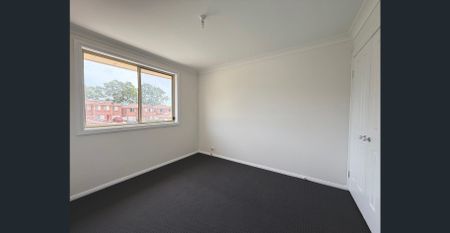 FOUR BEDROOM FAMILY HOME IN GREAT LOCATION!! - Photo 5