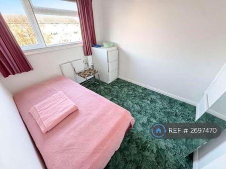 3 bedroom maisonette to rent - Photo 3