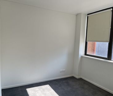 Central CBD Location, Single Bedroom + Study Apartment - Perfect fo... - Photo 3