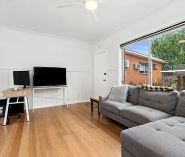 Fully Renovated - One Bedroom Unit - Eastern Gardens - Photo 3