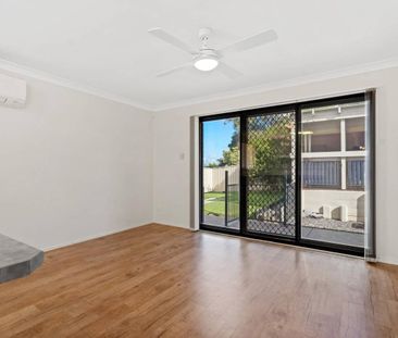 IMMACULATE FAMILY HOME! - Photo 2