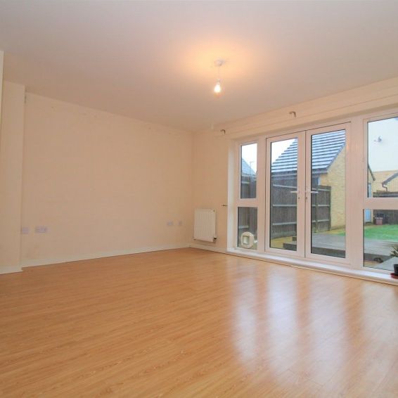 Birdwing Walk, Stevenage, Hertfordshire - Photo 1