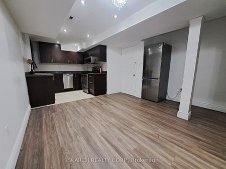 Detached Home For Lease | W7295518 - Photo 3