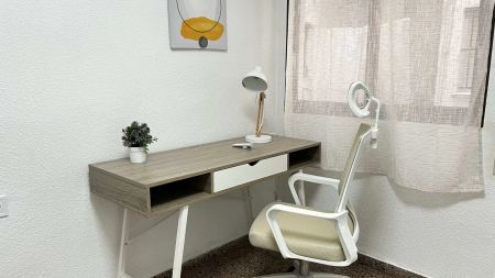 Room in a shared 5-bedroom apartment for rent in Burjassot, professionals only - Foto 4