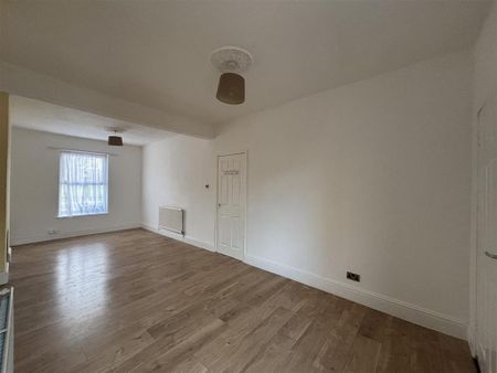 3 bedroom terraced house to rent - Photo 3