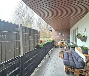 Großzügige 5-Zimmer-Wohnung mit Einbauküche, Kamin und Balkon in Bo... - Photo 2