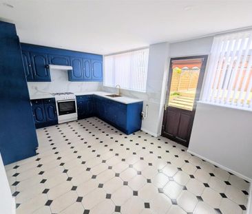 3 bedroom terraced house to rent - Photo 6