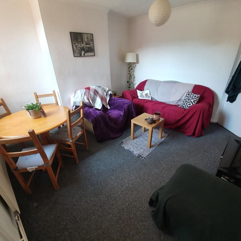 4 bedroom house share to rent - Photo 1