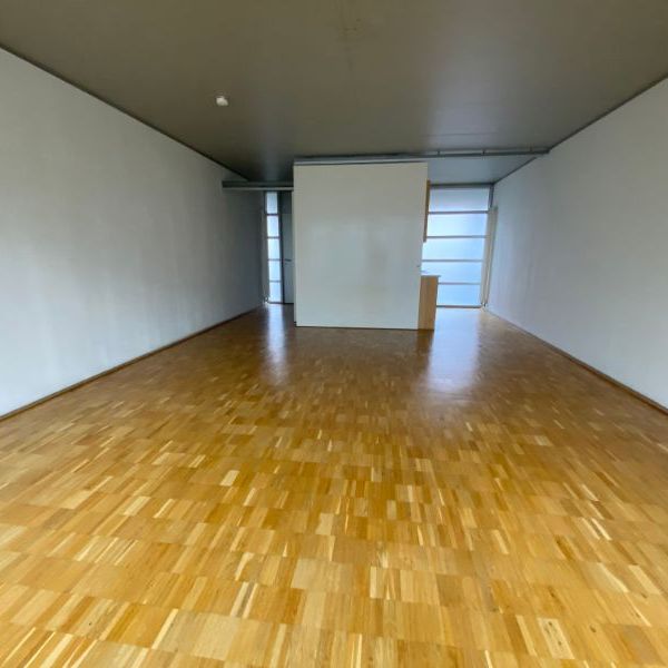 Tolle Wohnung im Loftstil in der City inklusive Einbauchküche ! - Photo 1