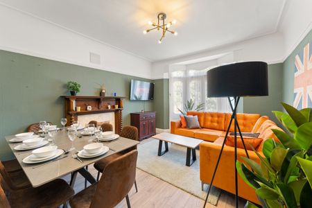 5 Bed Detached House, South Road, SE23 - Photo 2