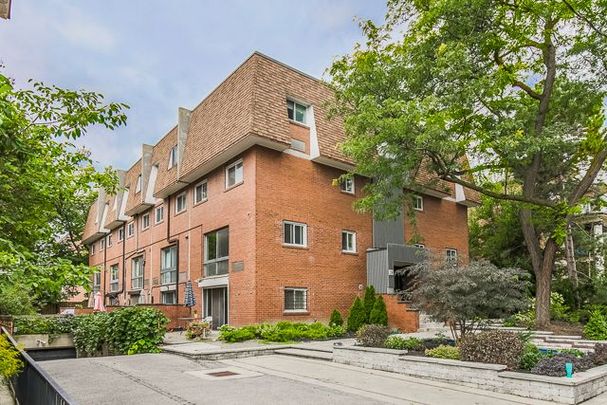 For Lease - 28 Admiral Road Unit# Th3, Toronto, Ontario - Photo 1