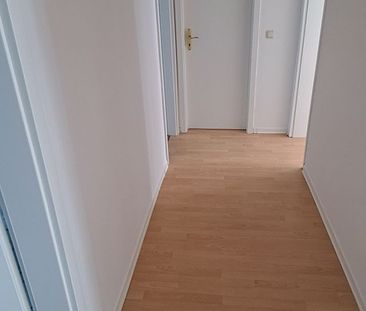 Frisch renovierte 3 Zimmerwohnung mit neuer EBK - Foto 1
