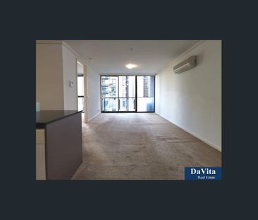 Spacious Apartment In Great Location - Photo 1