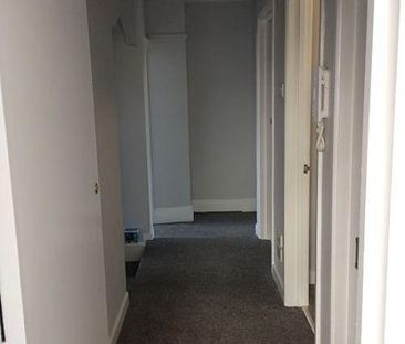 4 bedroom flat to rent - Photo 4