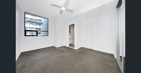 Modern and Spacious 2 bedroom in Prime Kogarah Location - Photo 2