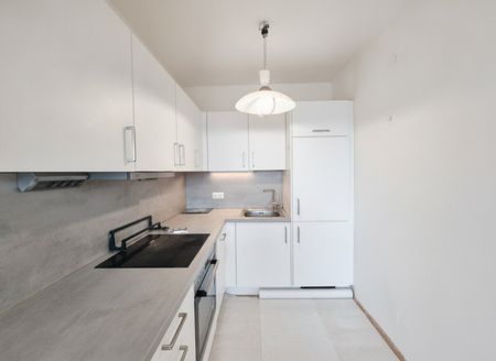 Wohnen über den Dächern der Stadt: 3-Zimmer-Wohnung mit Loggia im 14. Stock - Foto 2
