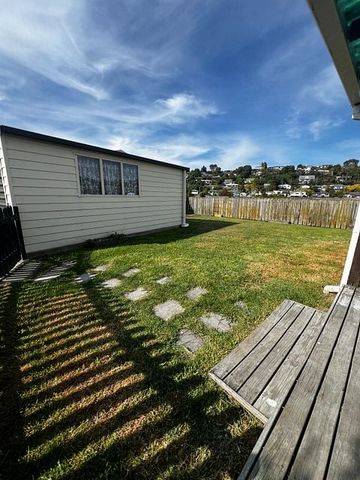 Refreshed 3 bdrm home - Photo 2