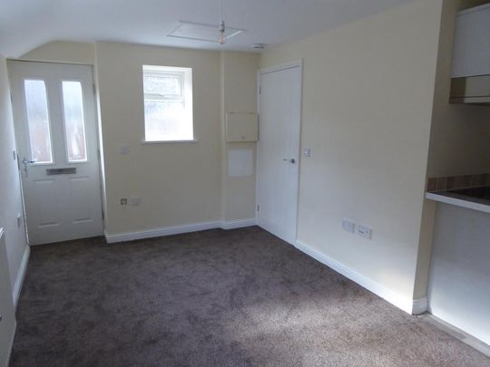 2 bedroom detached bungalow to rent - Photo 1