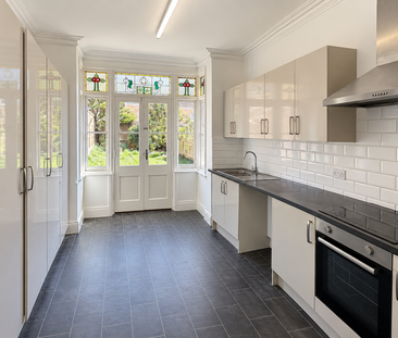 5 bedroom terraced house to rent - Photo 4