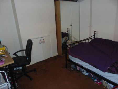 3 bedroom terraced house to rent - Photo 4