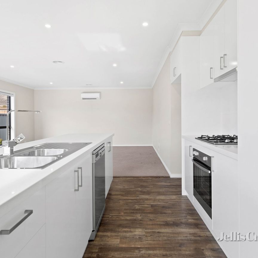 62 Elaine Avenue, Alfredton - Photo 1